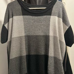 Short sleeve sweater